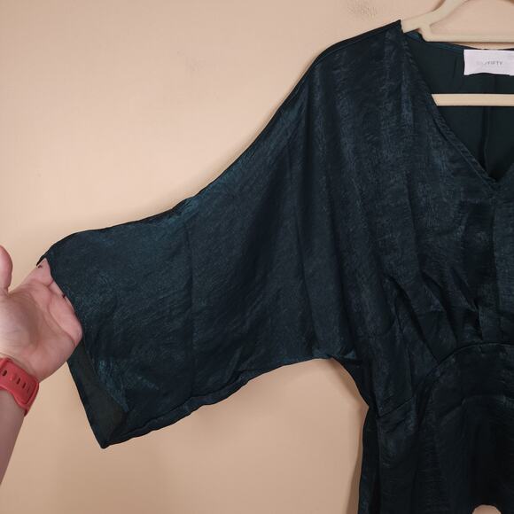 Six/Fifty Batwing Sleeve Empire Waist V-neck Blouse in Hunter Green Size M - Picture 4 of 10